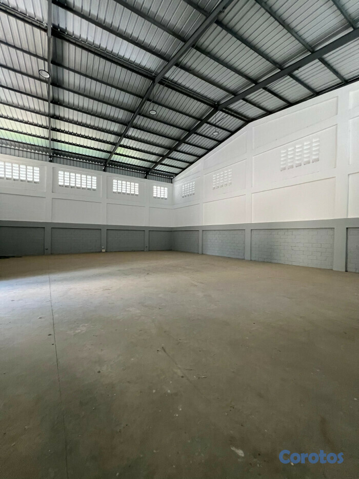 oficinas y locales comerciales - Almacen en renta proximo a haina 2