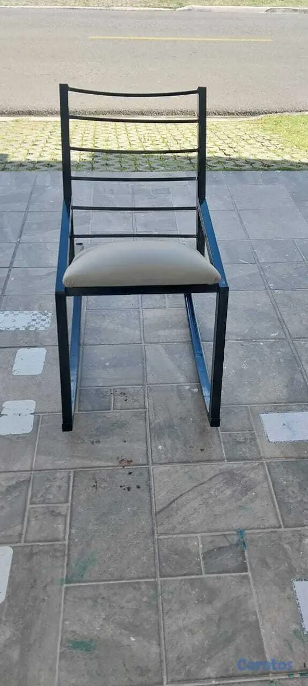 muebles y colchones - Sillas mecedoras modernas – como nuevas 4