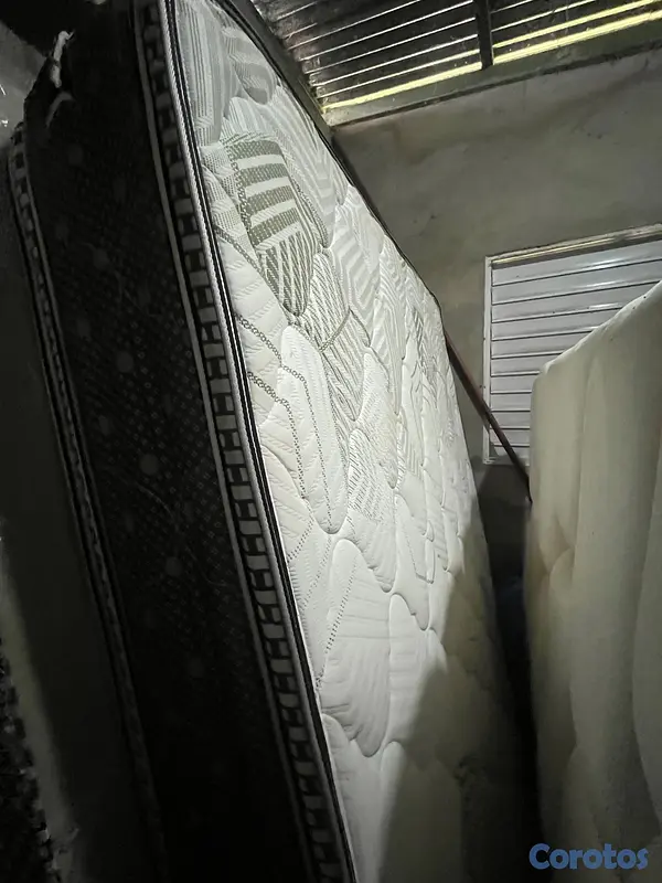 muebles y colchones - Cama Queen semi usada. 4