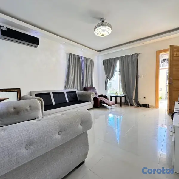 casas - VENDO casa en km en Aut. Duarte, detras de La Sire 8