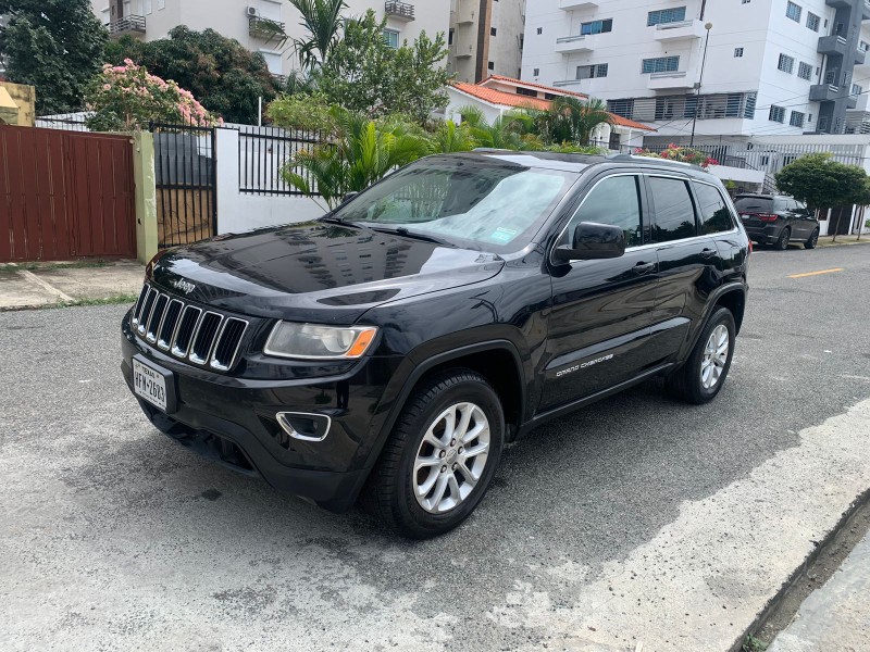 jeepetas y camionetas - Jeep grand cherokee laredo 2016 0