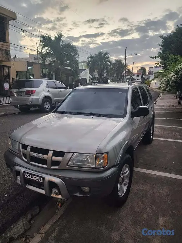 jeepetas y camionetas - Impecable Isuzu Rodeo 2004 2