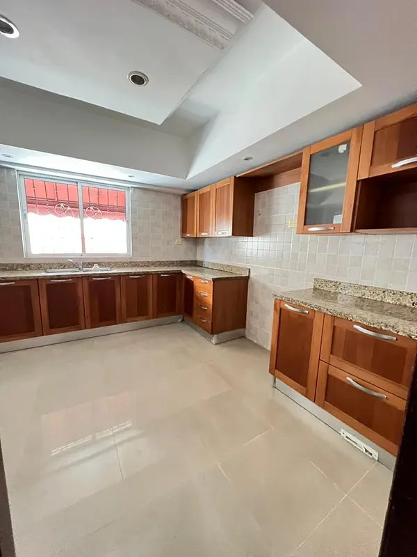 apartamentos - Se vende espacioso apartamento en Evaristo Morales 3