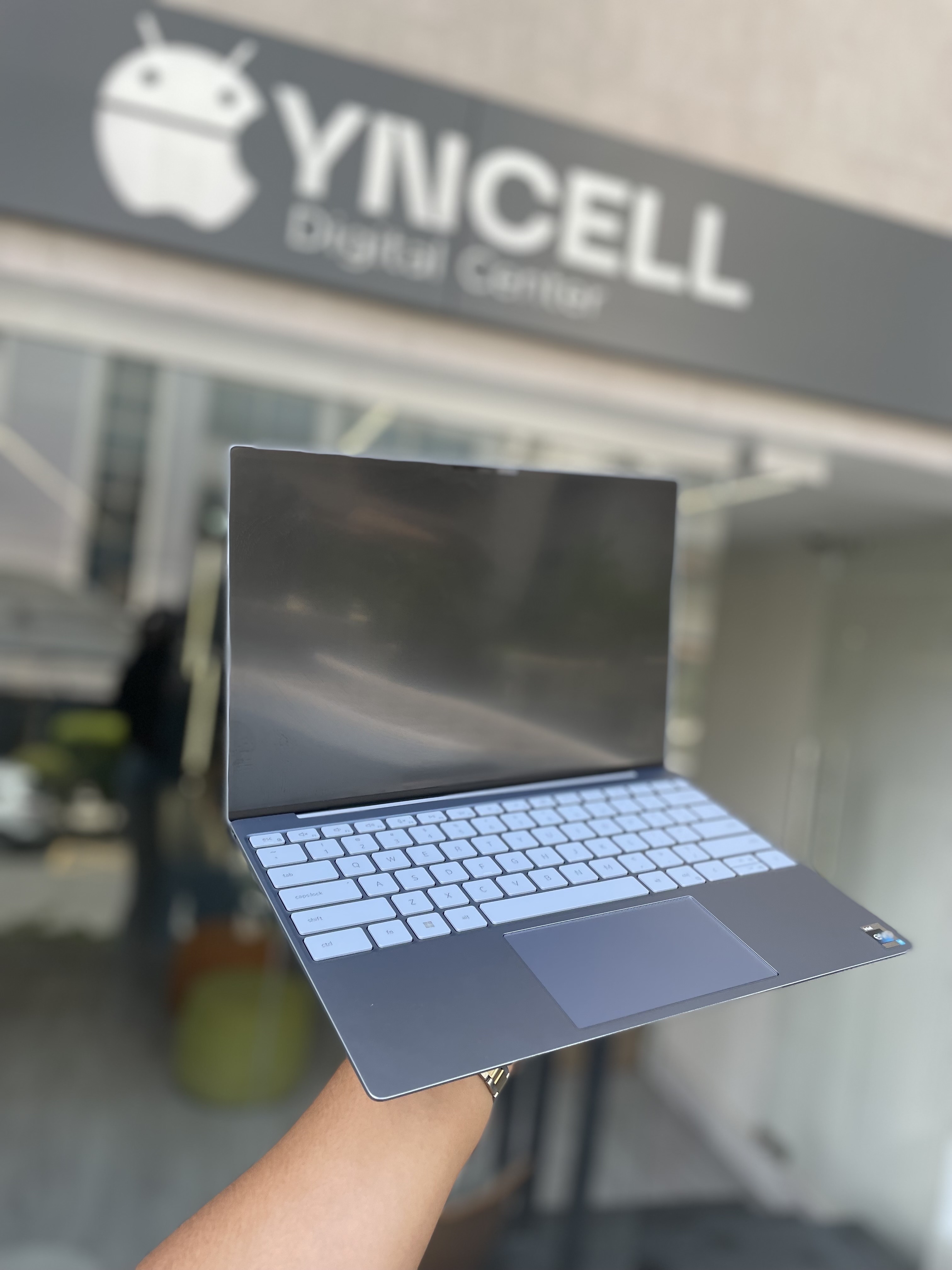 computadoras y laptops - Laptop DELL XPS 9315 i7 12th 16Gb de ram 512Gb SSD  4
