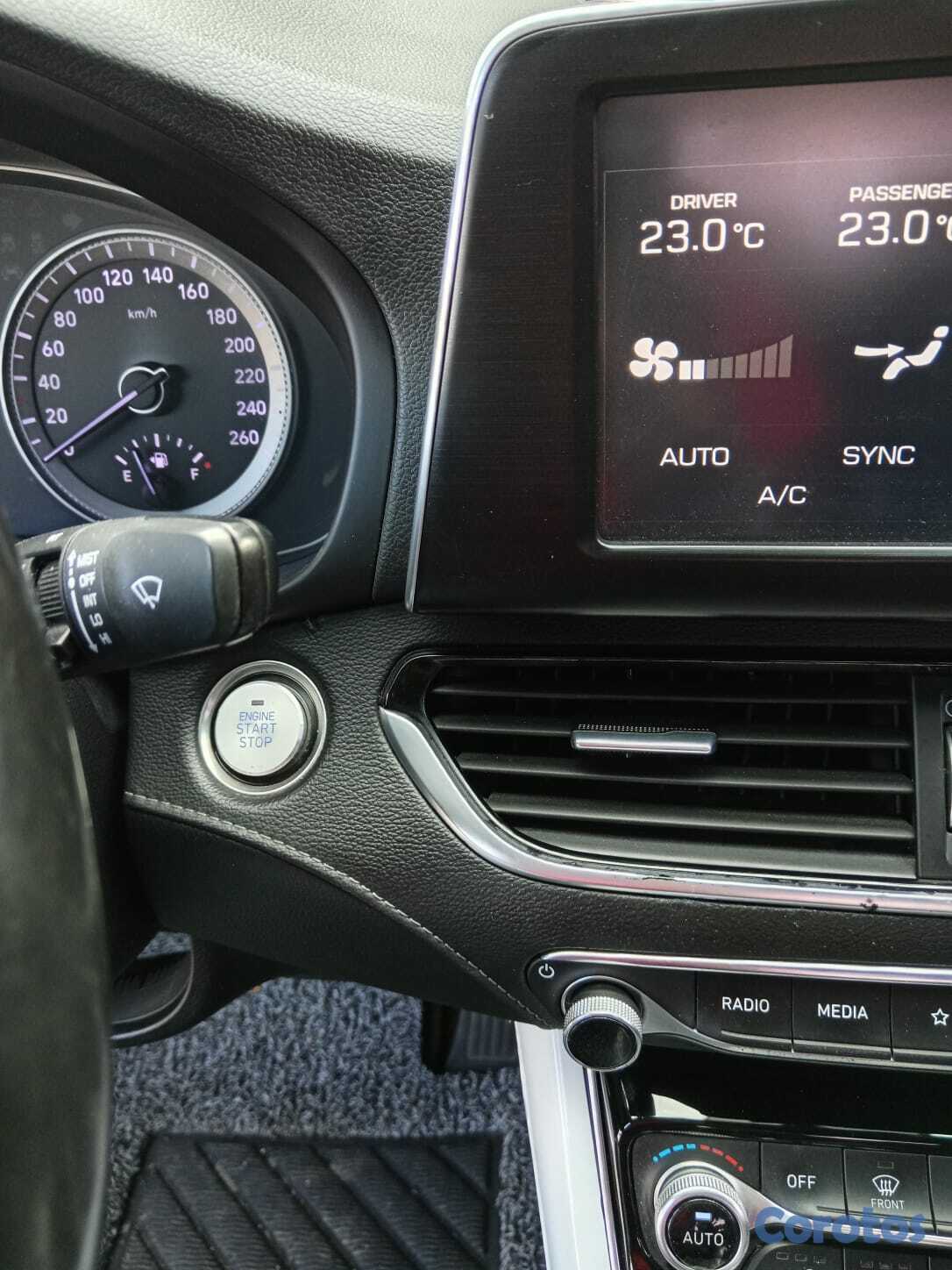 carros - HYUNDAI GRANDEUR 2018 NEGRO 8