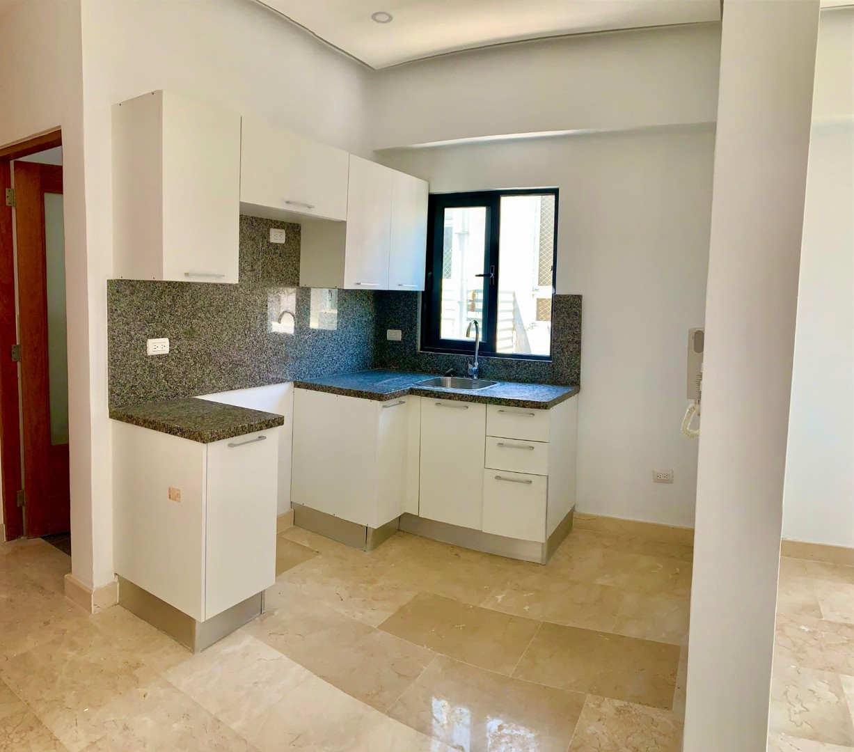 apartamentos - Se alquila apartamento en Evaristo Morales 3
