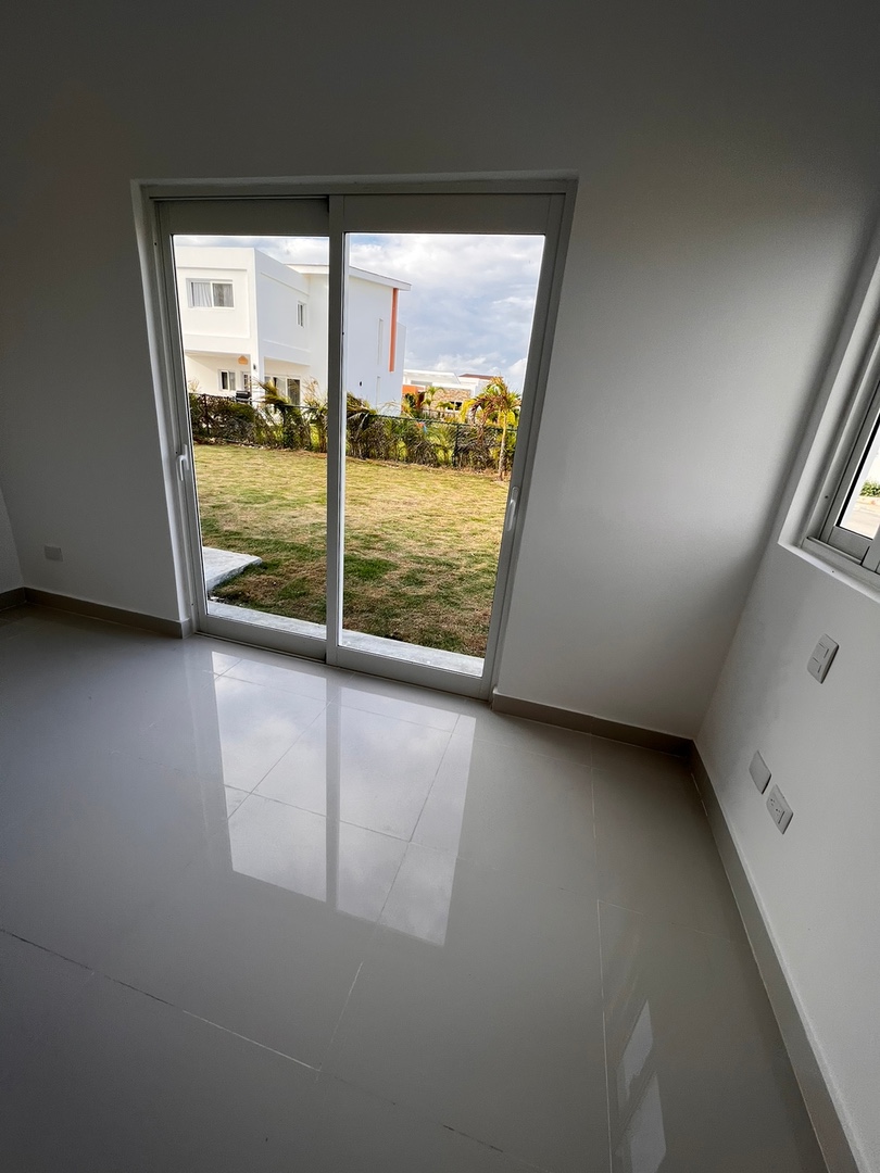 casas - Venta de Villa en vista cana punta cana con 442mts zona turística RD 2
