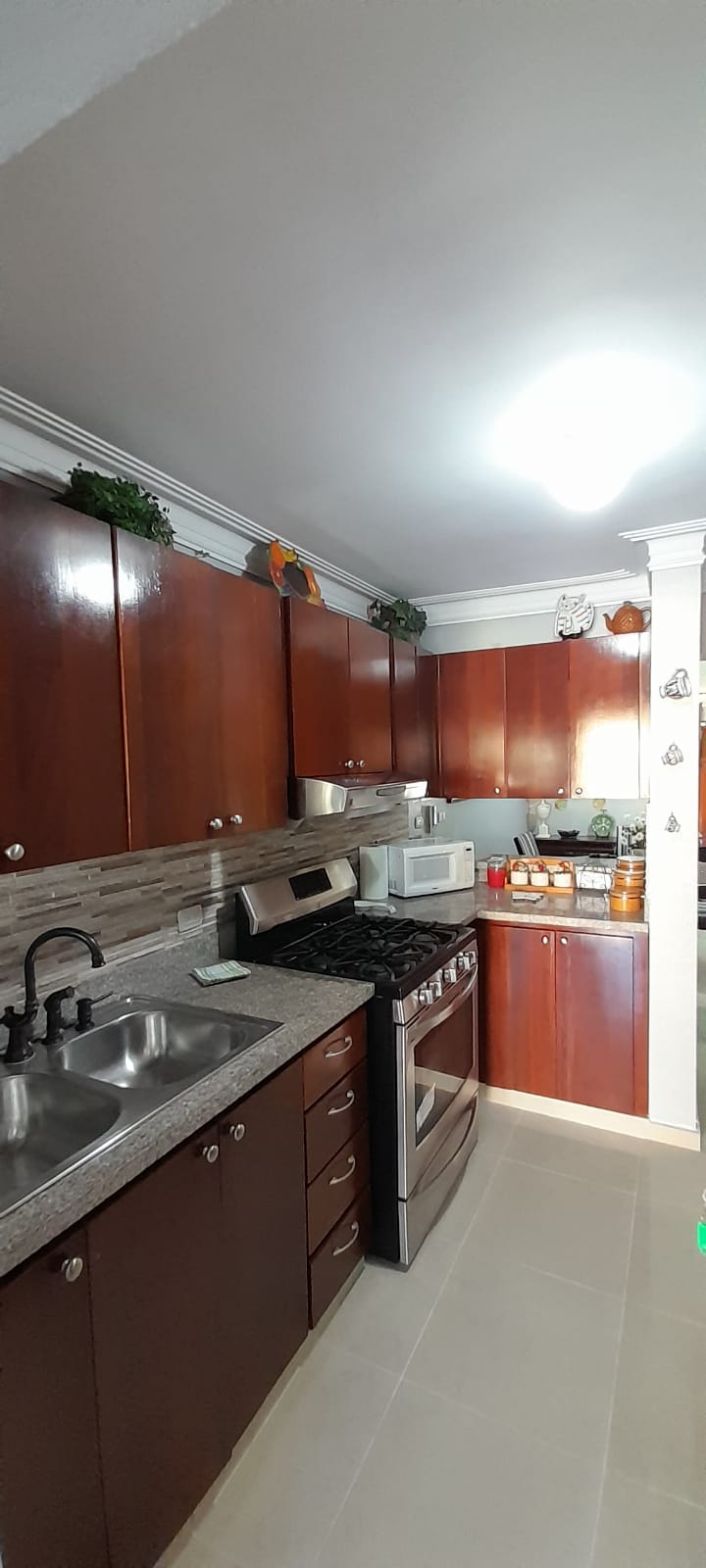 apartamentos - Apartamento 4to. Nivel con Terraza en Los Prados 3