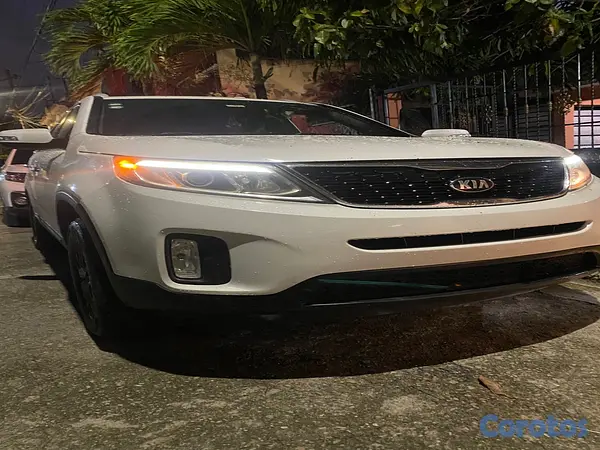 jeepetas y camionetas - KIA SORENTO 2015 blanca 
 5