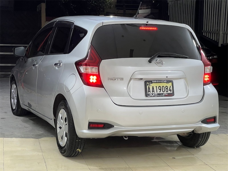carros - NISSAN NOTE AÑO 2018 FULL 4