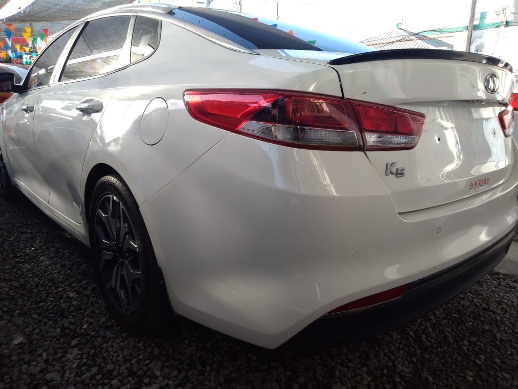 carros - KIA K5 2017 BLANCODESDE: RD$ 685,100.00 8