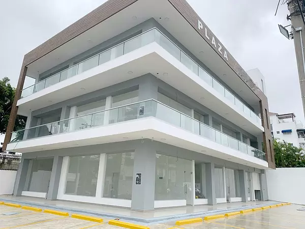 oficinas y locales comerciales - Local céntrico amplio  4