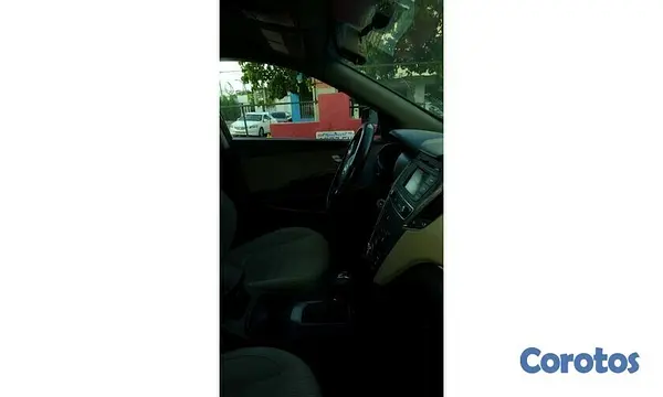 jeepetas y camionetas - HYUNDAI SANTA FE 2017 3