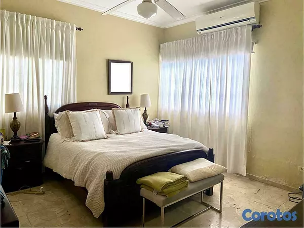 casas - Se vende amplia casa ubicada en la Castellana 7