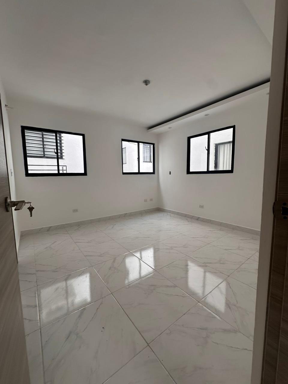 apartamentos - APARTAMENTO EN VENTA EN LOS RIELES DE GURABO, SANTIAGO.
 5