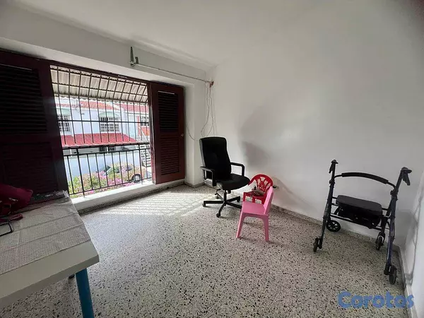 casas - Casa de 2 Niveles en Venta -La Feria 3