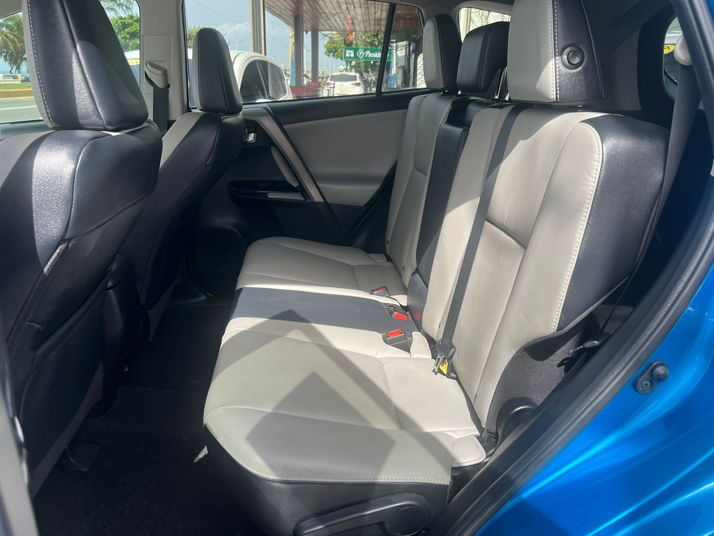 jeepetas y camionetas - Toyota RAV4 Limited 2018 4