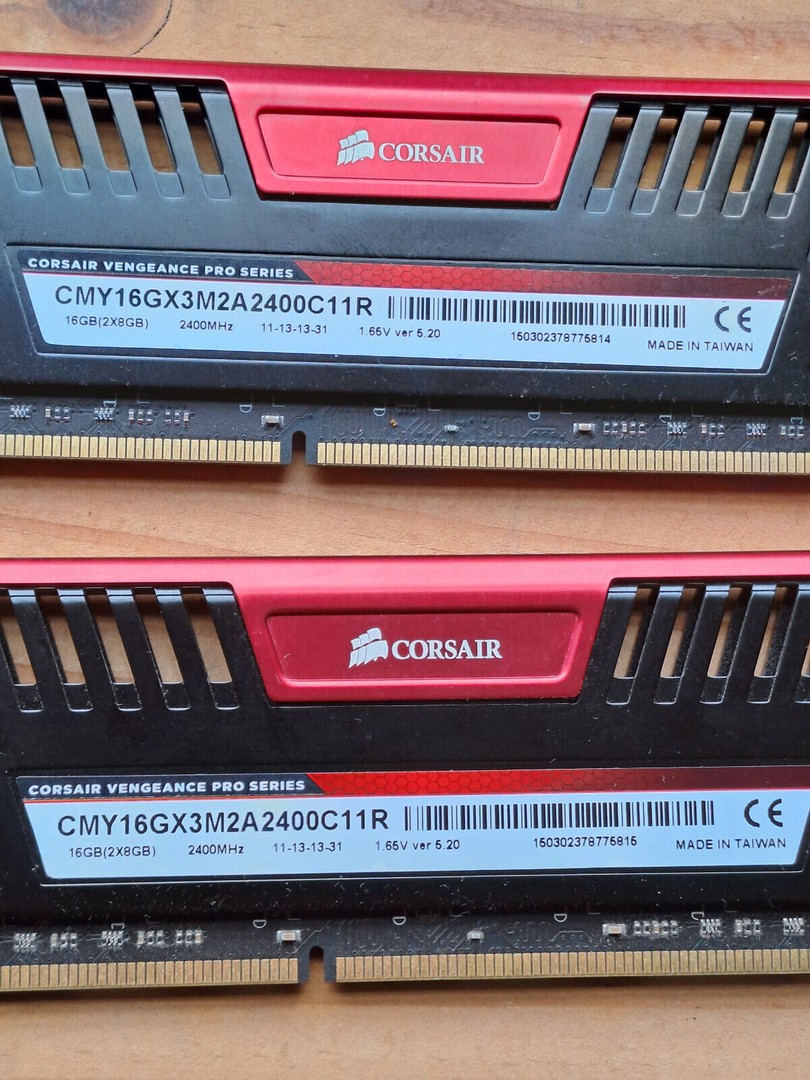 computadoras y laptops - Corsair Vengeance Pro CMY16GX3M2A1866C9R 16GB DDR3-1866mhz RAM 