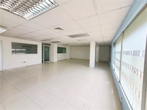 oficinas y locales comerciales - Local en primer nivel 258 m  6