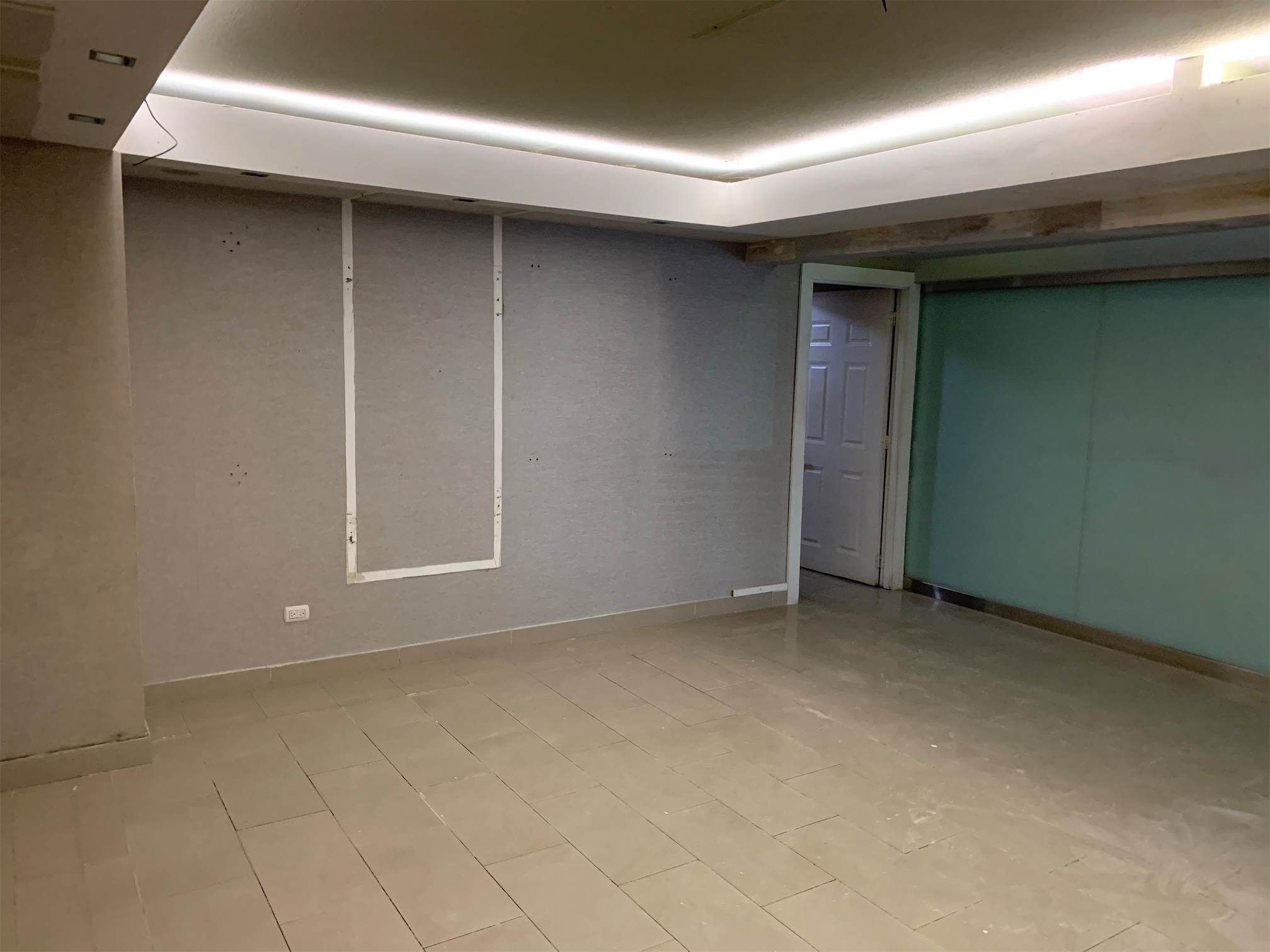 oficinas y locales comerciales - De oportunidad local en Piantini  154m 6