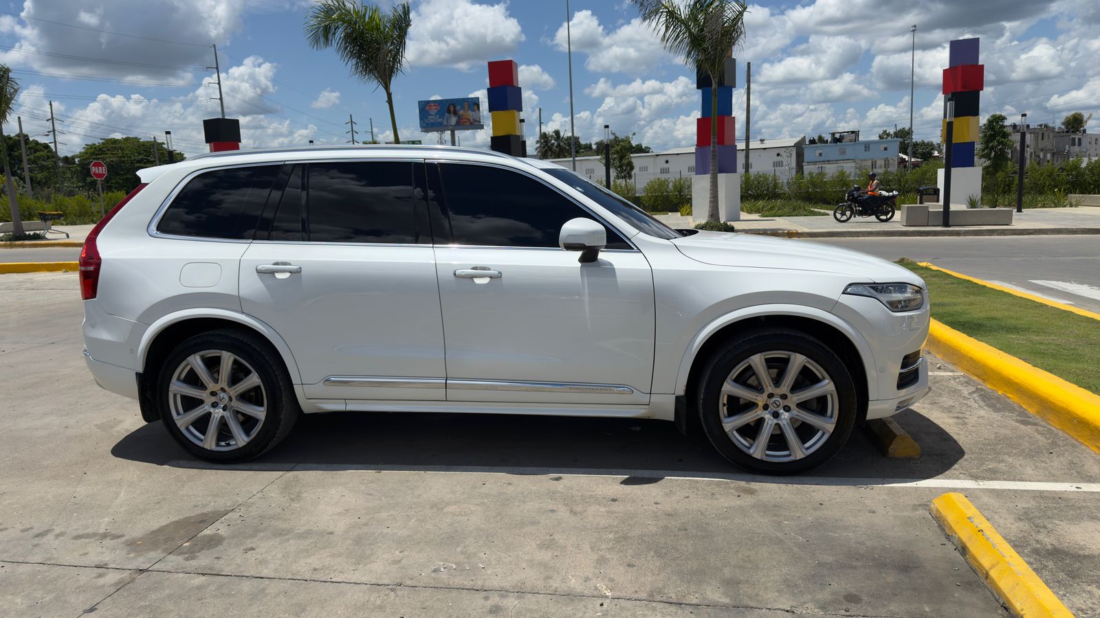 computadoras y laptops - Elegante Volvo XC90 inscription 2018 1
