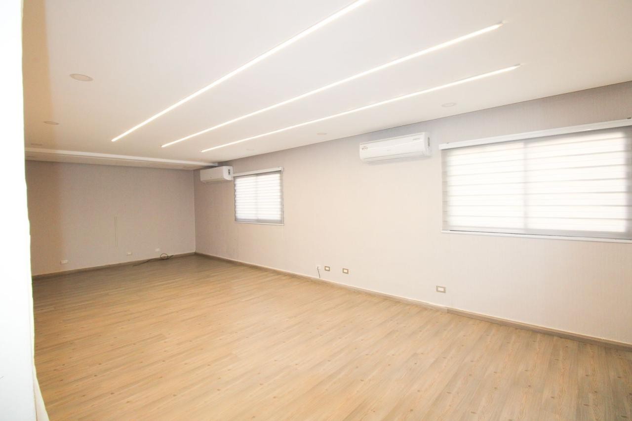 oficinas y locales comerciales - 🔵 Alquilo Local 2 niveles  para oficina  1,000 mts en Piantini 
 5