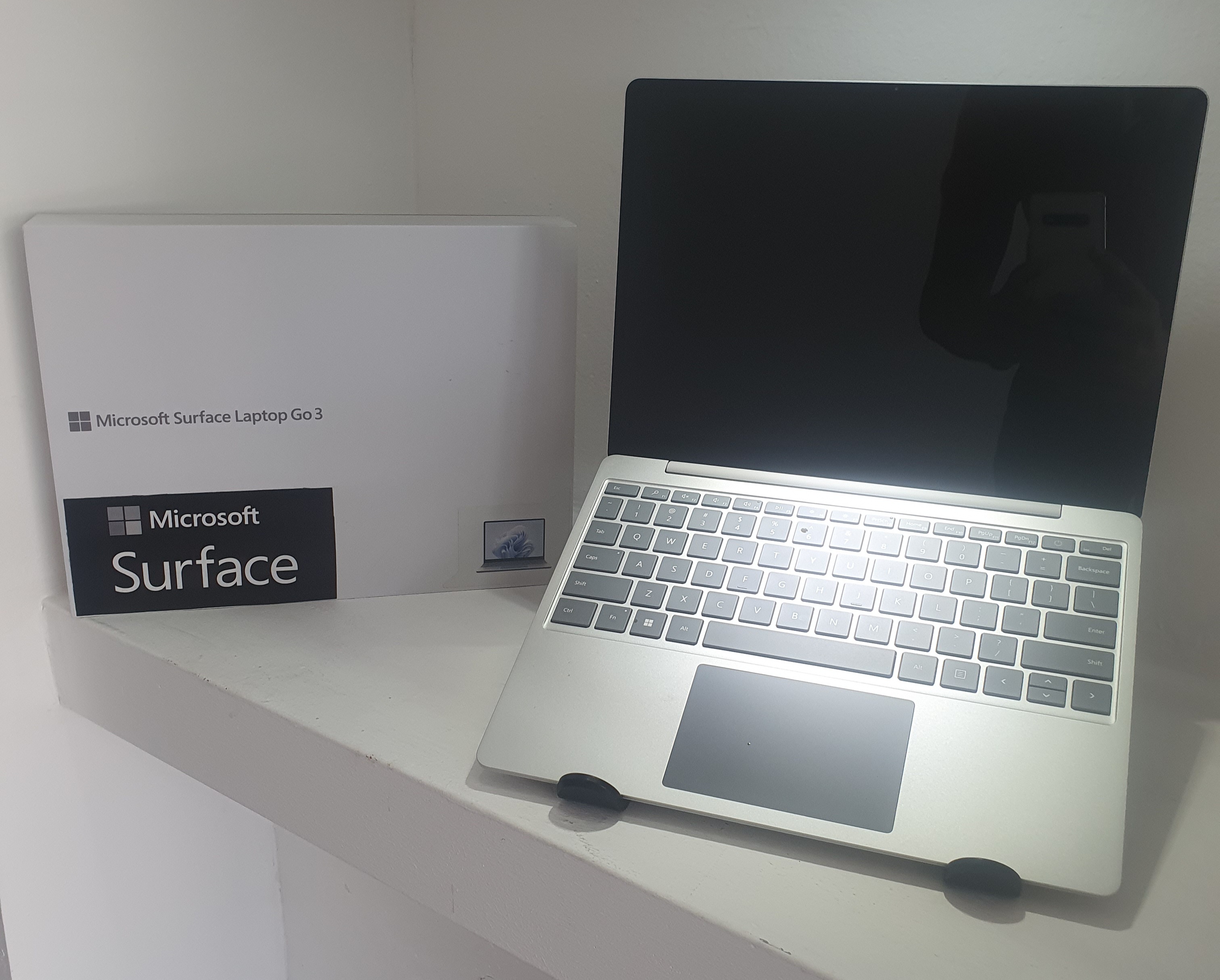 computadoras y laptops - Microsoft Surface Laptop Go3, Core i5 12th, Touch 12,4" 8GB RAM, 256GB SSD Nueva