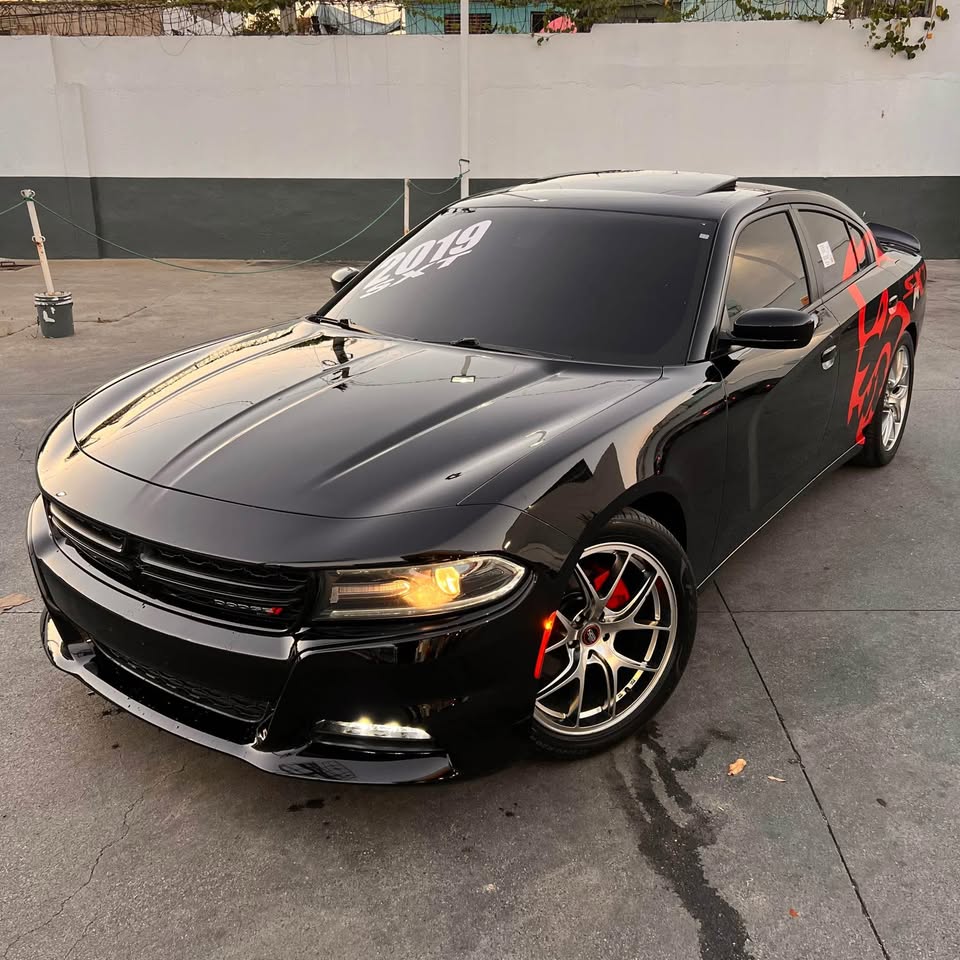 carros - Dodge Charger SXT 2019 2
