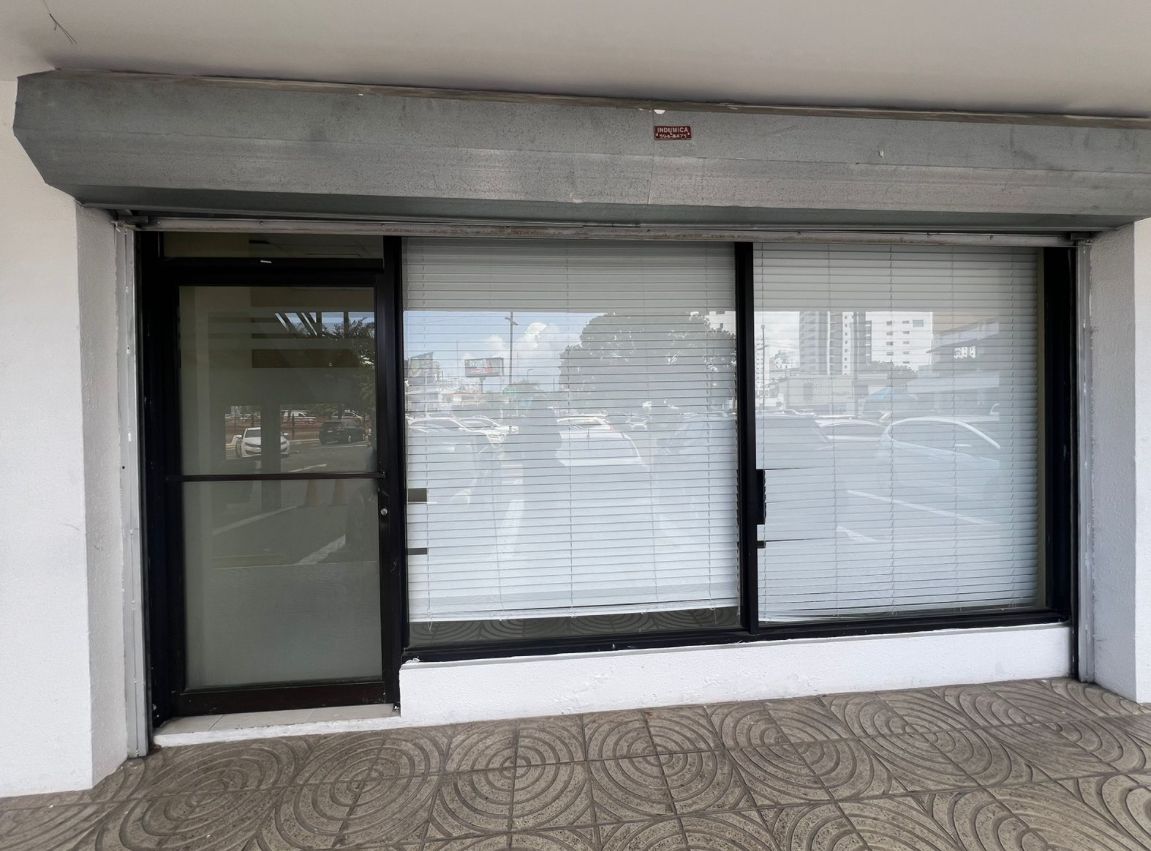 oficinas y locales comerciales - Alquilo Local 1er piso 99mts en Naco 