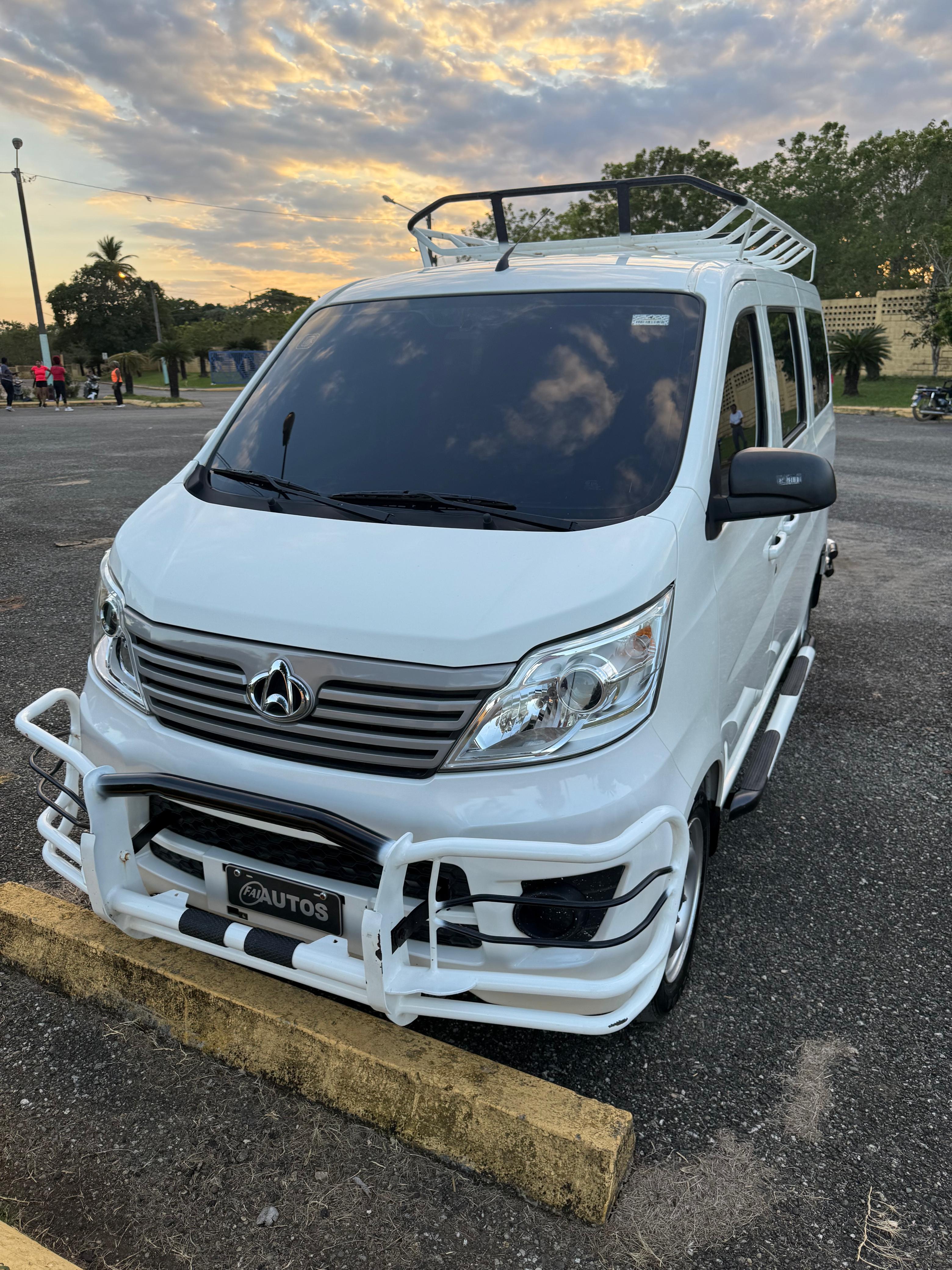 jeepetas y camionetas - changan cargo 2024 0