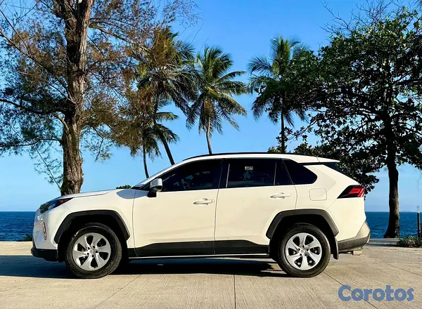 jeepetas y camionetas - Toyota rav4 2021 le 4x4  8