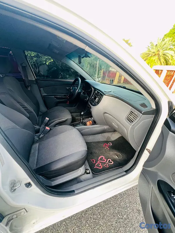carros - Kia rio 2010 9