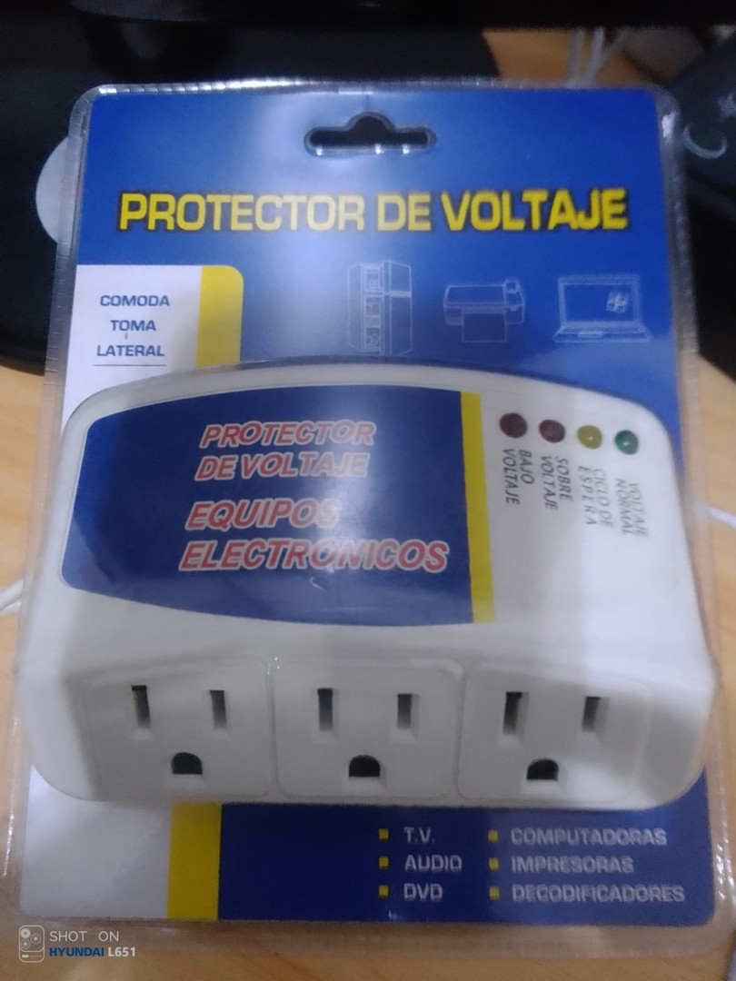 herramientas, jardines y exterior - PROTECTOR DE VOLTAJE 3 CONECTORES N010-E 0
