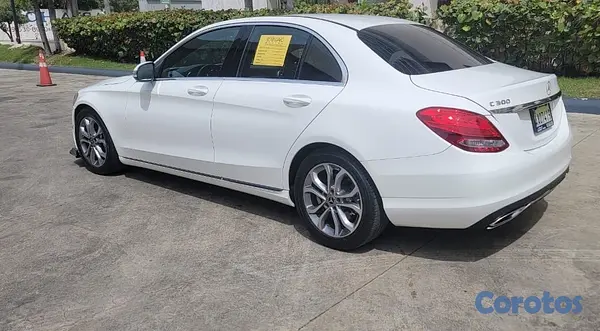 carros - Mercedes Benz C300 2018 4