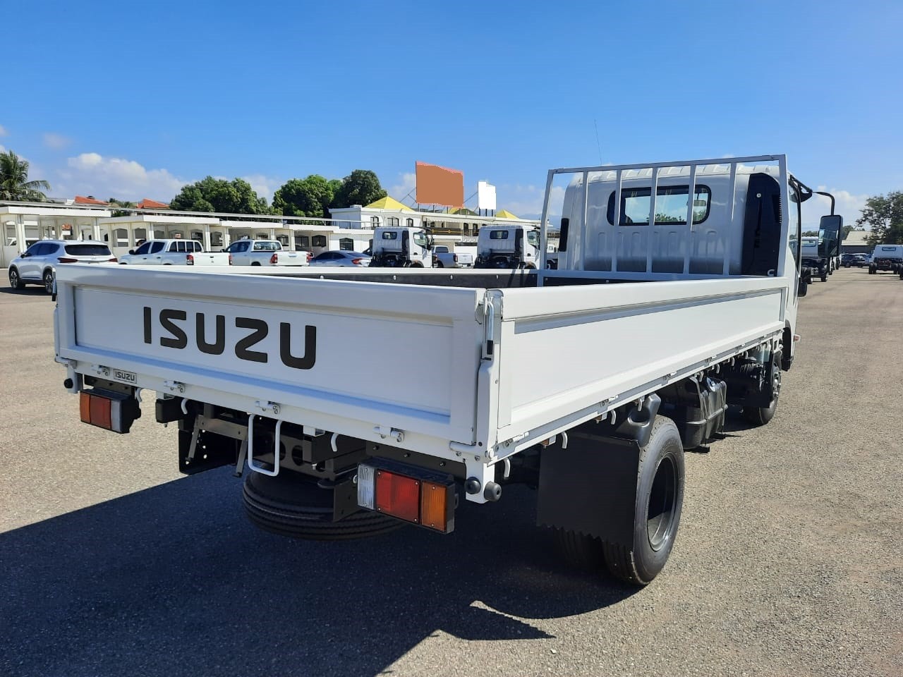 camiones y vehiculos pesados - CAMION ISUZU 2024  2