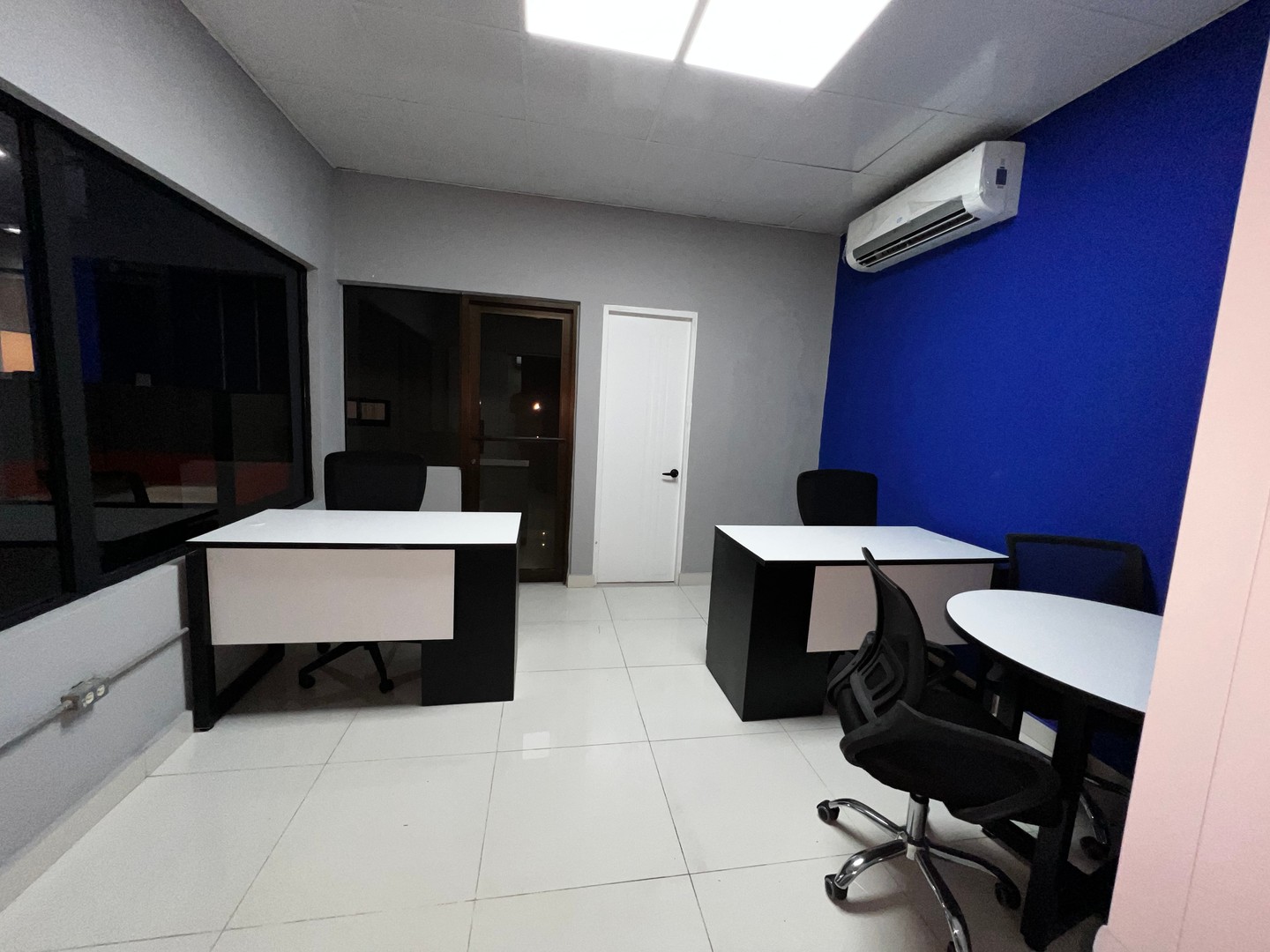oficinas y locales comerciales - Local Amueblado para Call Center Ens. La Fe  4