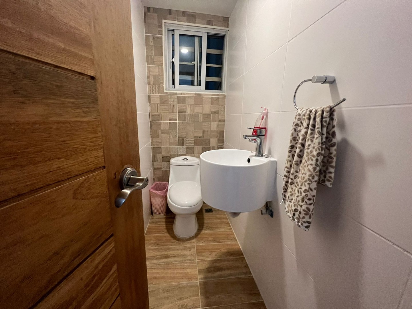 apartamentos - Vendo apartamento, en Jardines del Sur, próximo a la Núñezde Cáceres, 4to piso 