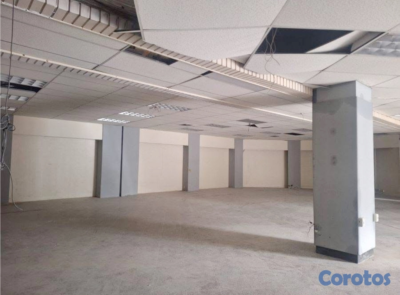 oficinas y locales comerciales - Local en primer nivel esquinero 4