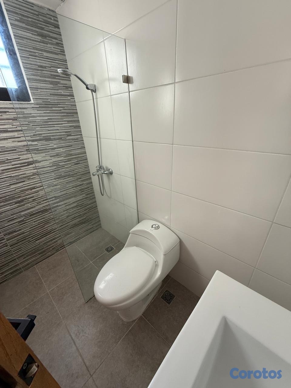 apartamentos - alquiló mirador norte dos ha 2.5 baños dos parqueos balcón servicio  6