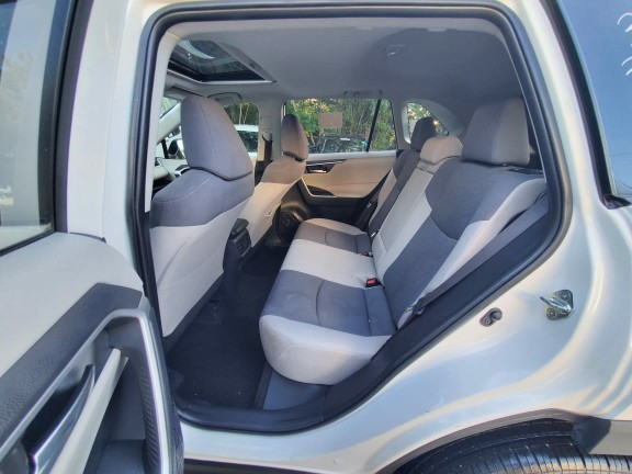 jeepetas y camionetas - Toyota Rav4 XLE 4x2 2019Clean Carfax  8