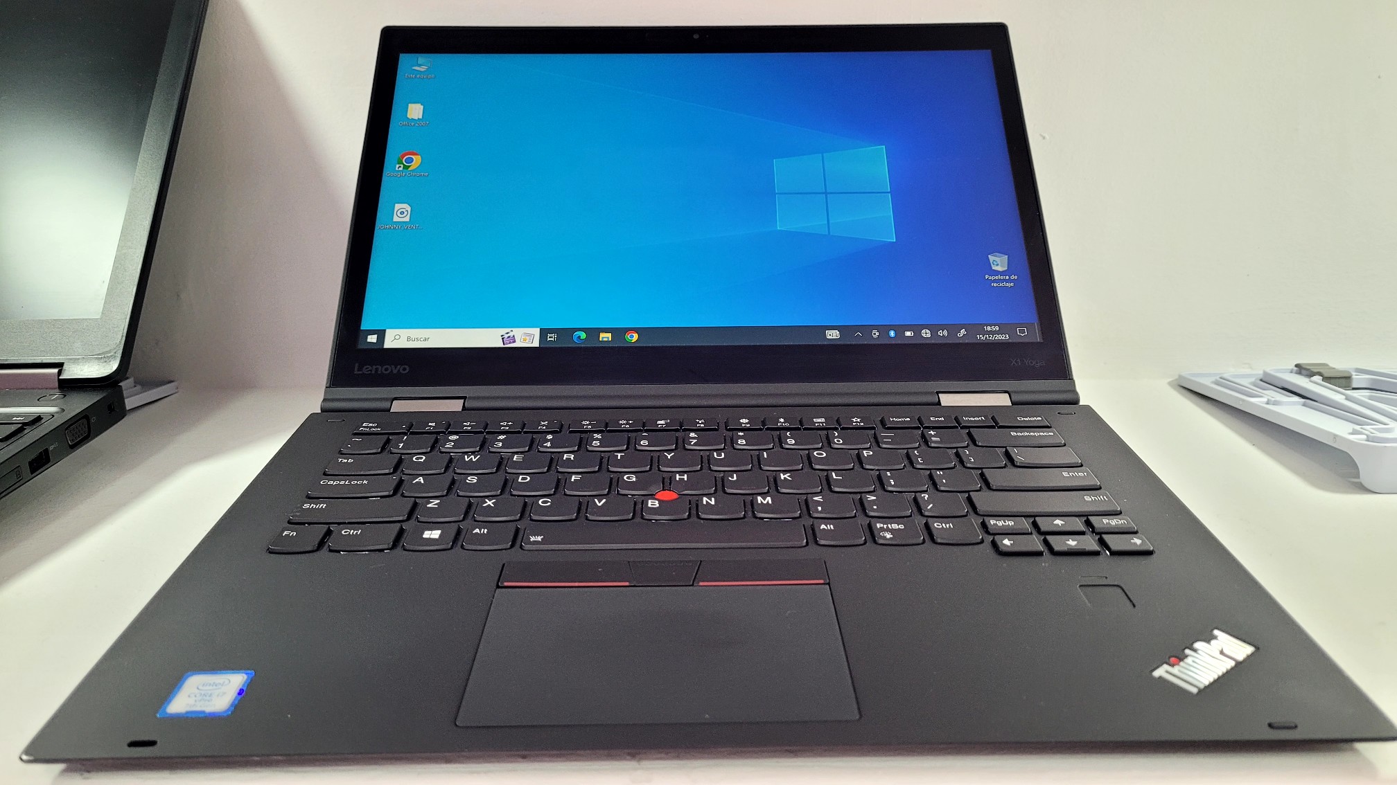 computadoras y laptops - Lenovo Carbon Yoga 14 Pulg Core i7 Ram 16gb ddr4 Video 8gb 2K