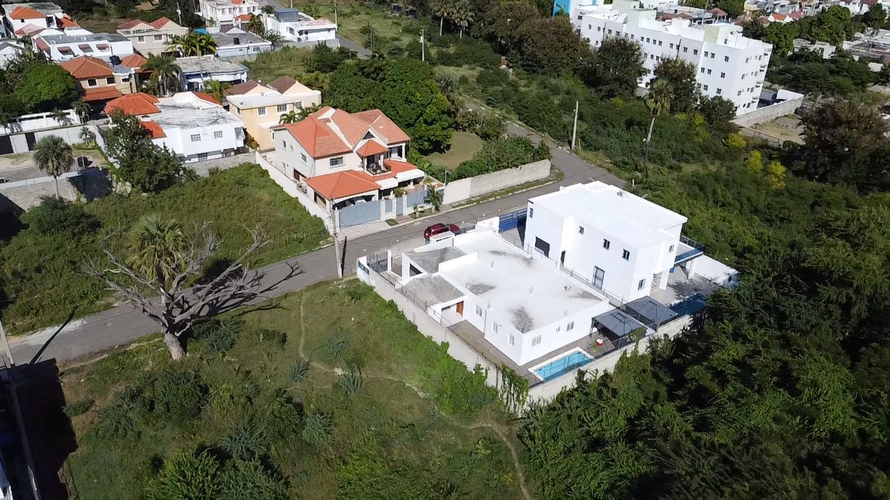 casas - AMPLIA Y ACOGEDORA CASA EN VENTA – CERRO ALTO. 5