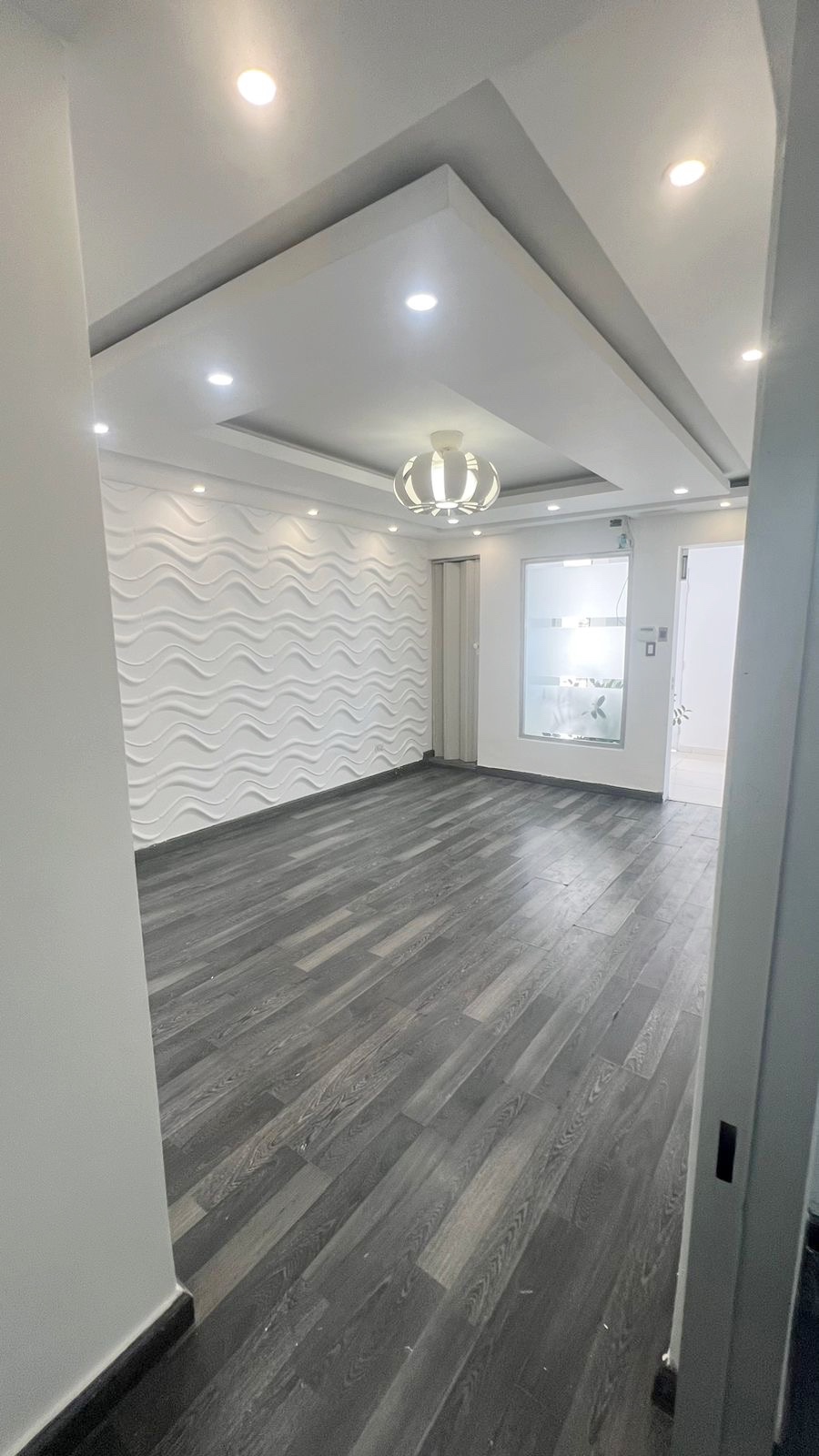 oficinas y locales comerciales - Local céntrico en el Millon 7