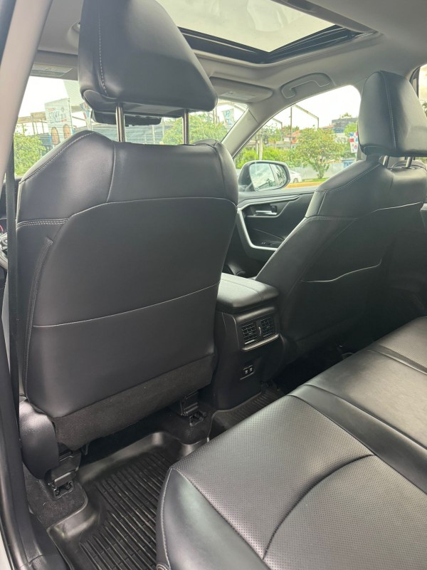 jeepetas y camionetas - Toyota rav4 2020 limited  3
