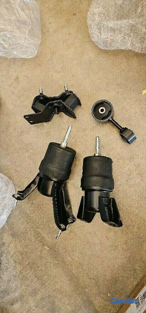repuestos - Vendo Soporte del Motor Para Toyota Rav 4  camry corolla 3