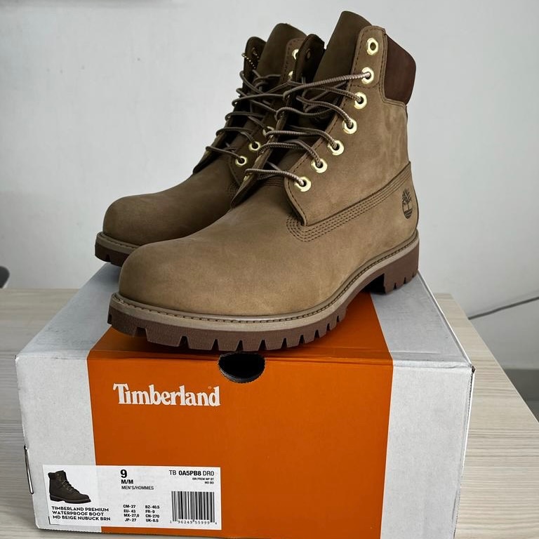 Corotos Botas Nuevas Timberland de Hombre talla 9 a prueba de agua. Color Beige Nubuck