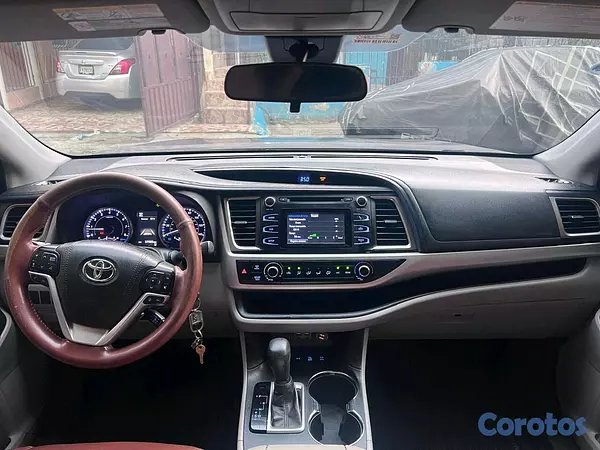 jeepetas y camionetas - Toyota higlander xle 2019 6