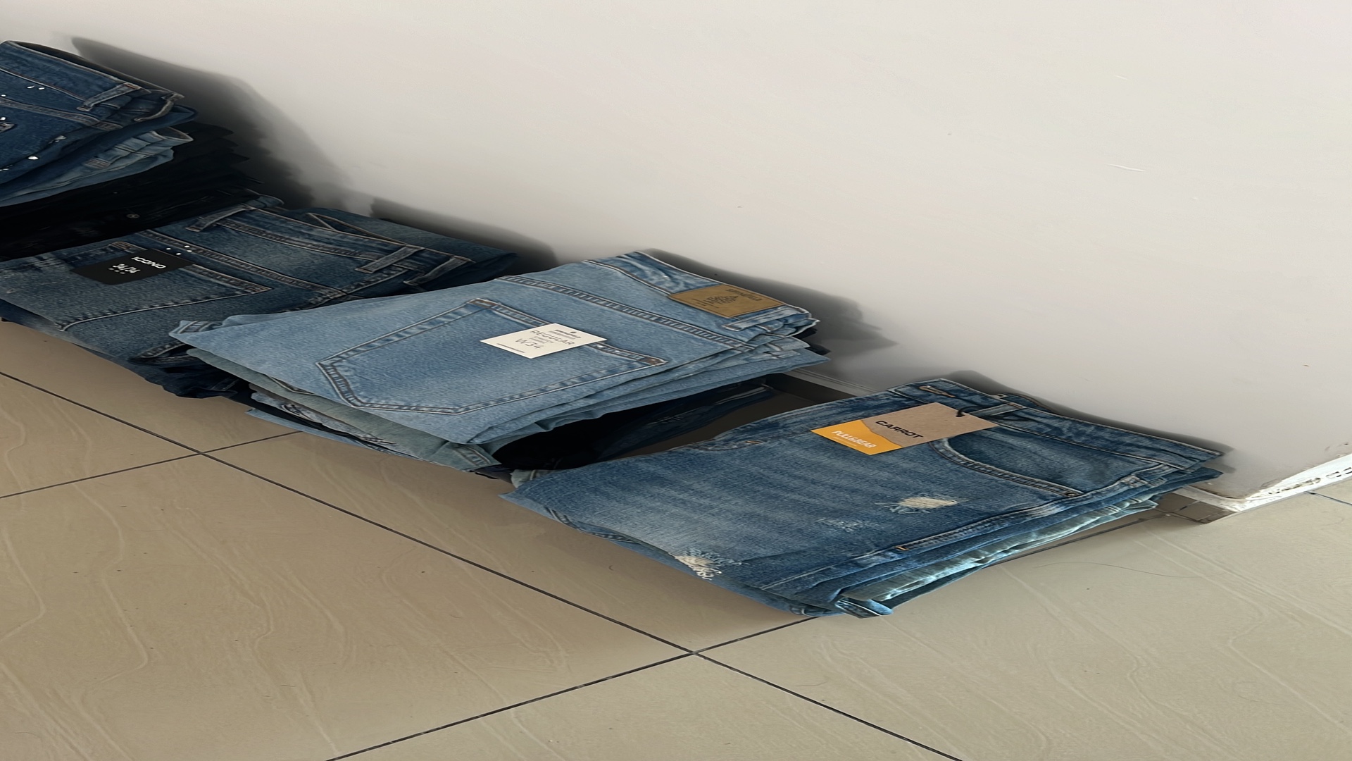 ropa para hombre - Se venden lotes de jeans nuevos o por unidad 
 4