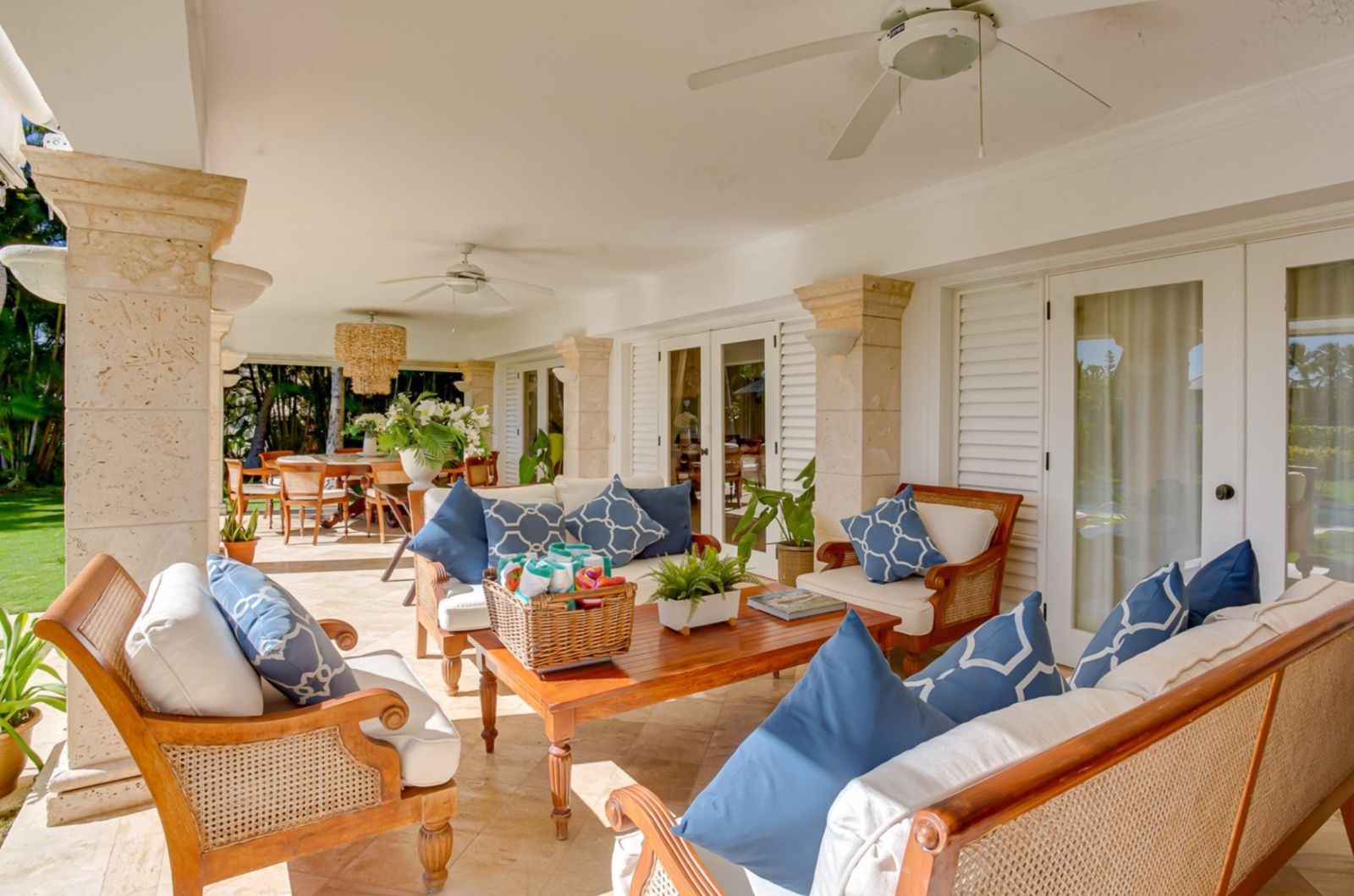 casas vacacionales y villas - Precio de Oportunidad en Hermosa Villa de Lujo en Punta Cana Resorts  2