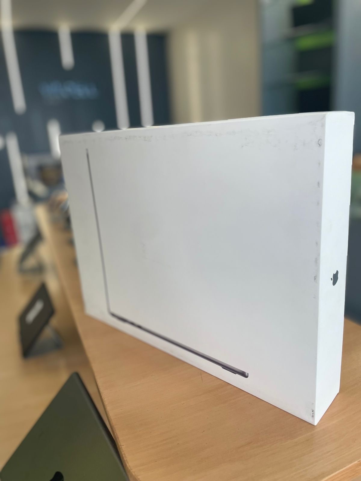 computadoras y laptops - MACBOOK AIR M3 15 PULGADA8Gb de ram 512Gb SSD 4
